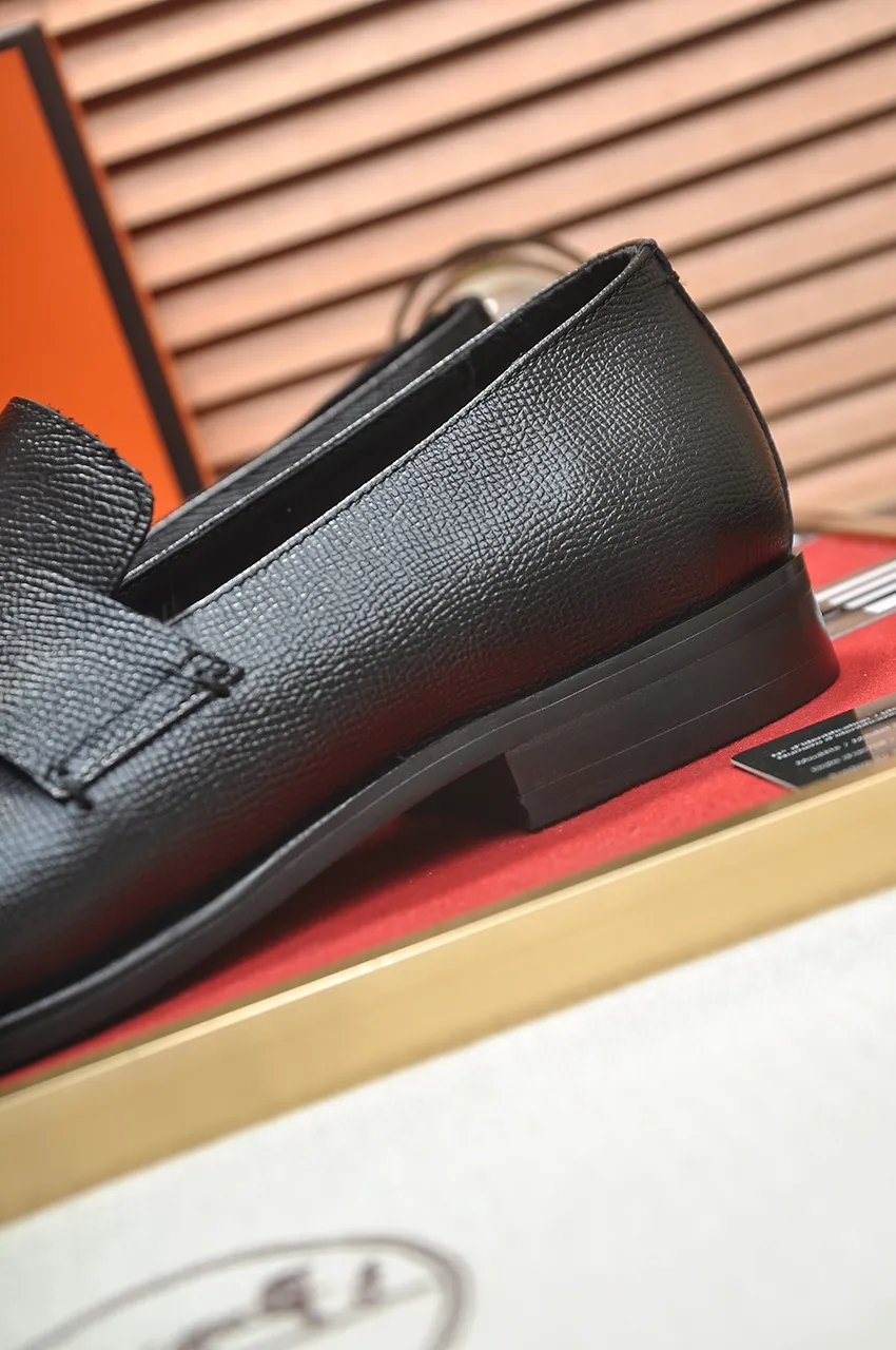 Men's shoes💰520💶[HERMES] (cowhide lining)🍀Italian top luxury🍀He does not pursue novel styles and gorgeous colors, but attracts the favor of successful men with his flawless, elegant and classic style. Formal leather shoes This very comfortable, simple and stable style allows you to easily match any style! The pattern is absolutely 1:1 refined from the original case, and we strive for excellence in materials, imported cowhide + cowhide lining💪💪💪extraordinary texture👍! .Code number: 38-45 (45 customized)